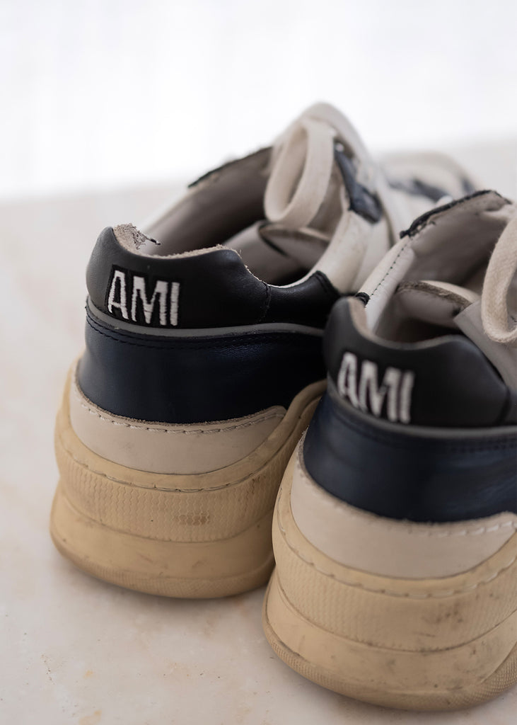 Ami Low Top Sneakers